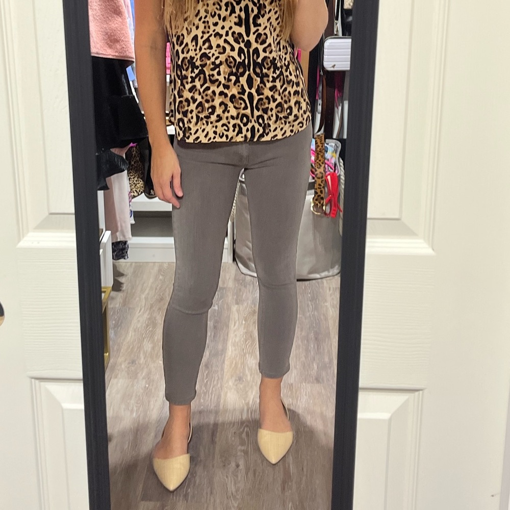 Gray/Pebble Stone colored Emma jeans from DL1961. So comfortable and stretchy